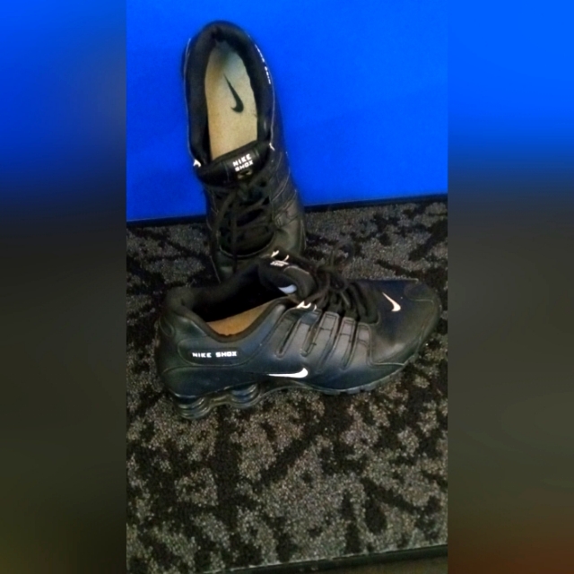 Nike Shox Men's Black Athletic Shoes Leather Vintage Great Condition